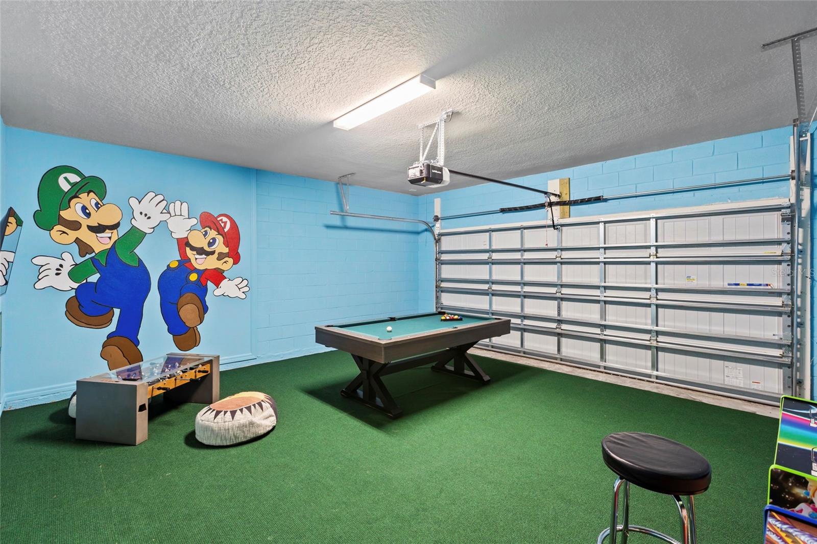 1877 SUMMER DR