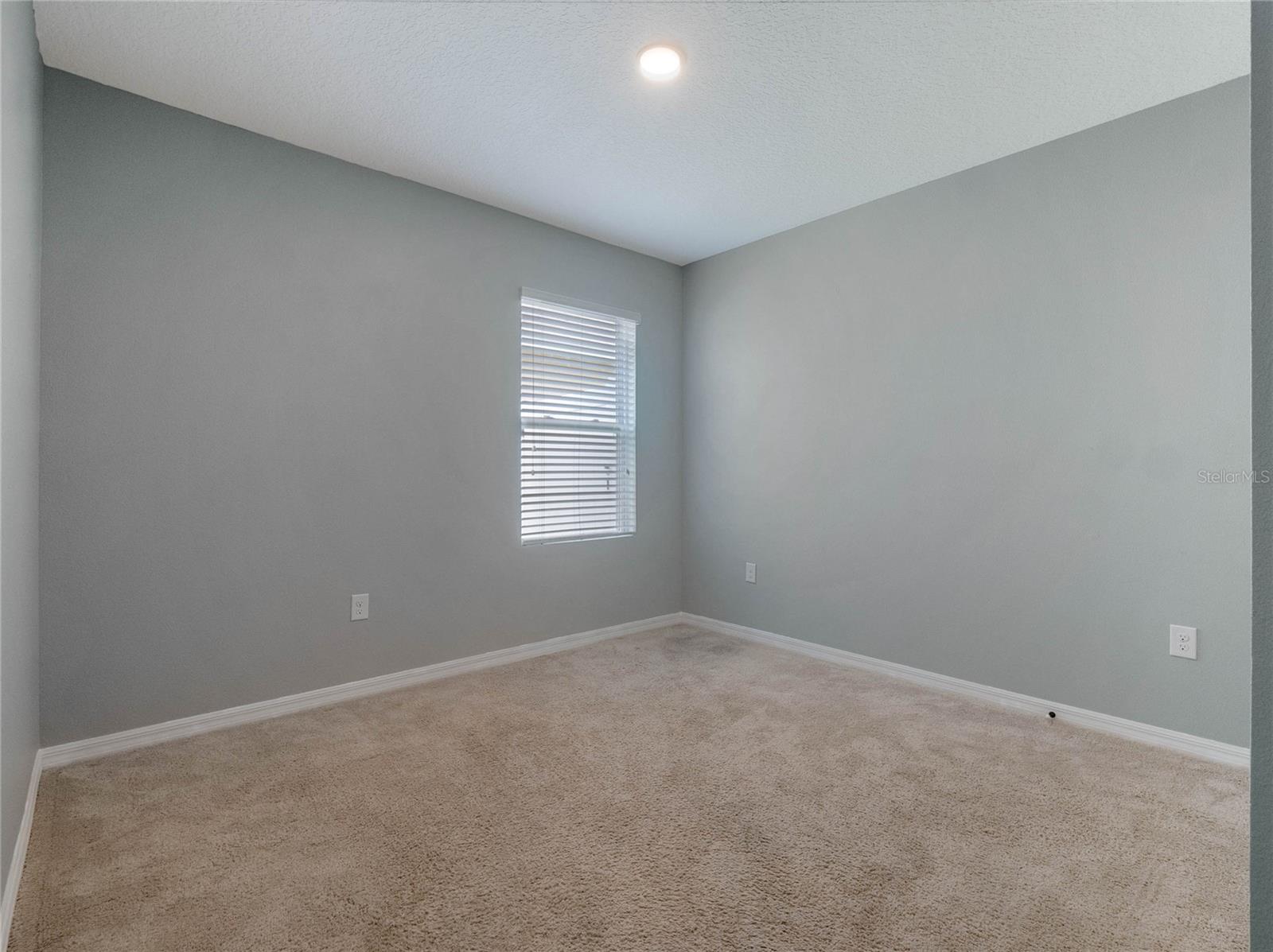 468 ABERDEEN DR