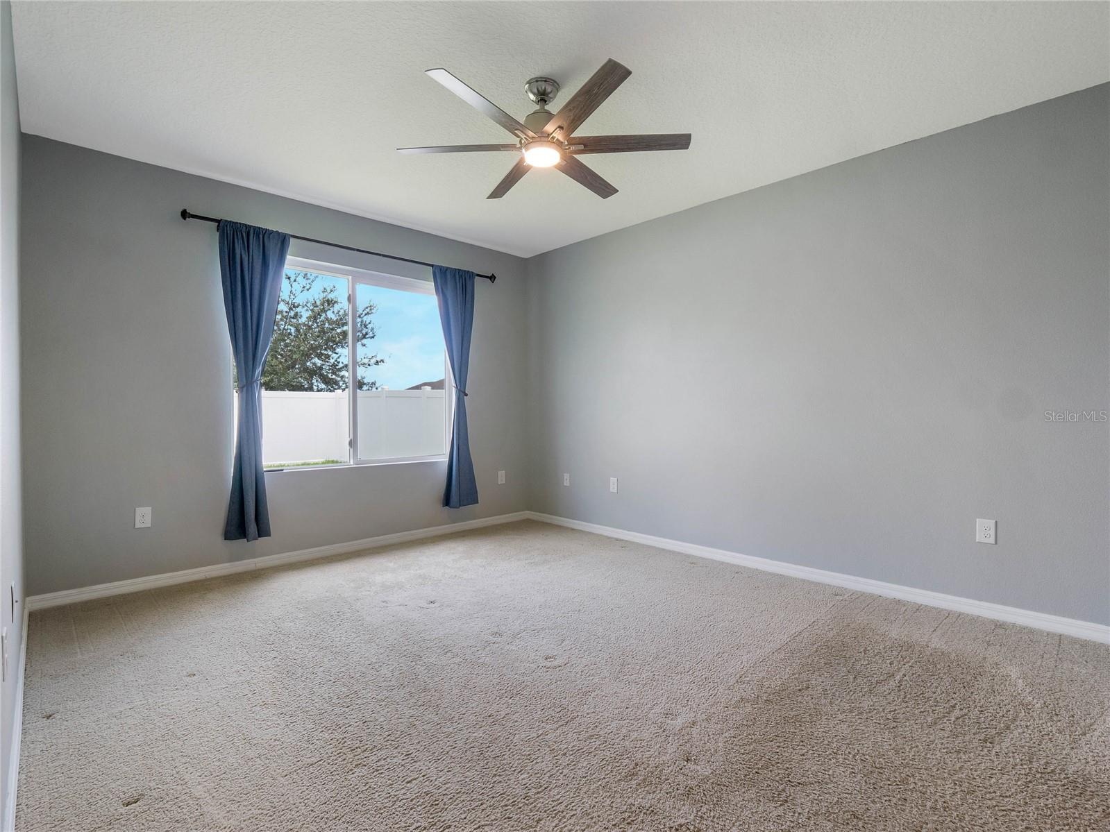 468 ABERDEEN DR
