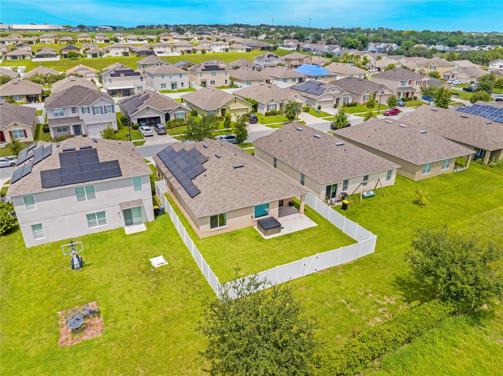 468 ABERDEEN DR
