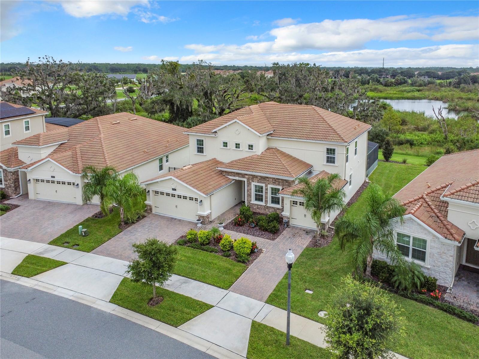 8886 FALLEN OAK DR