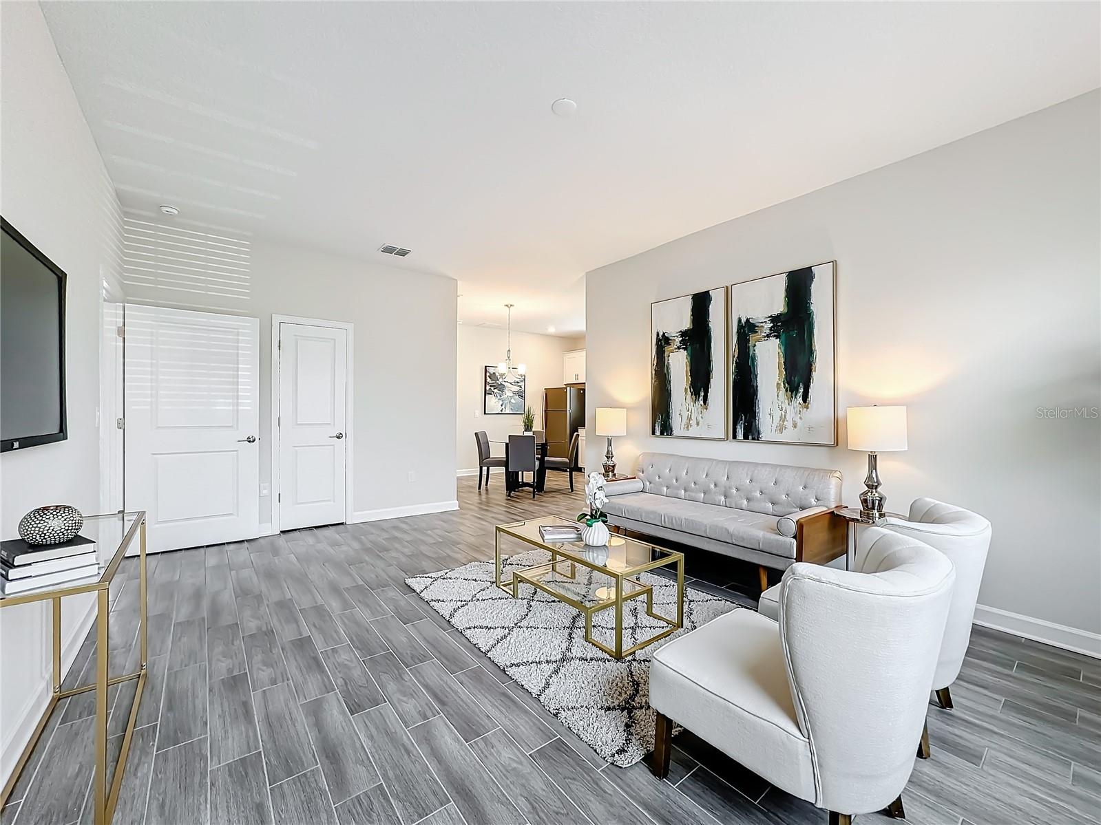 8886 FALLEN OAK DR
