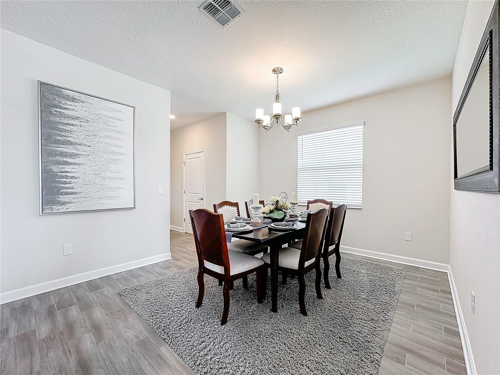 8886 FALLEN OAK DR