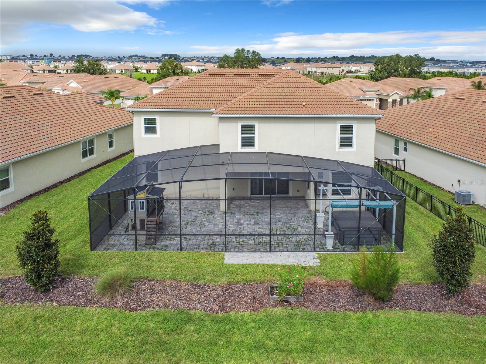 8886 FALLEN OAK DR