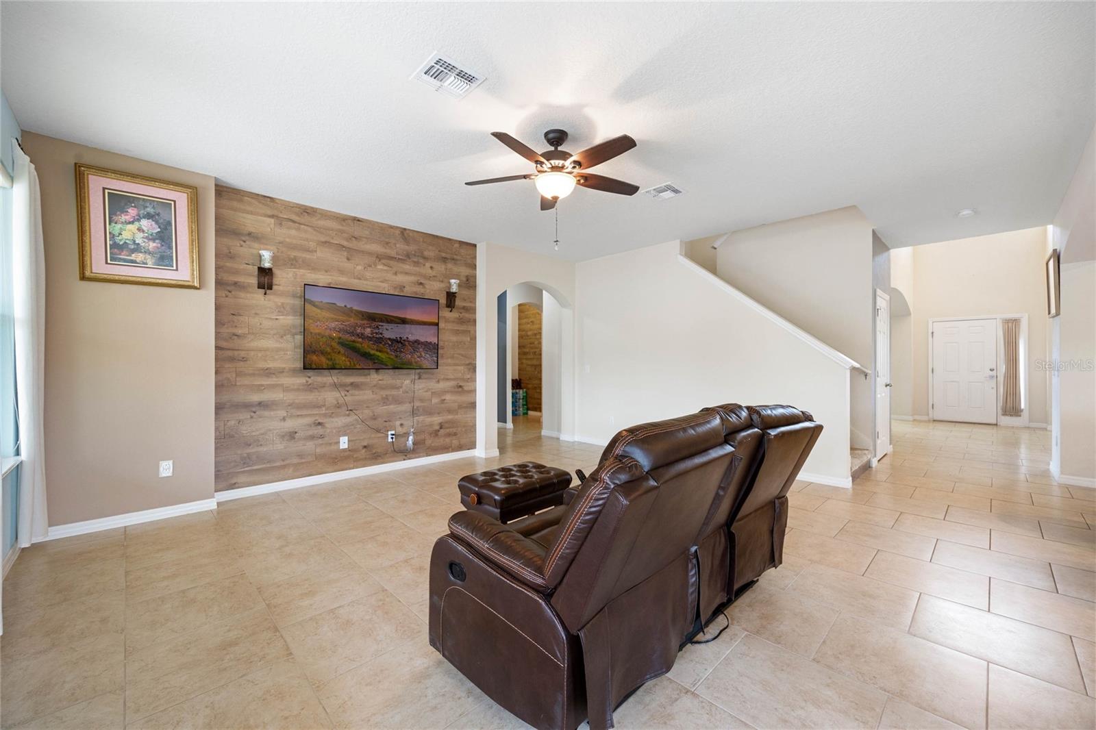 1827 PISGAH LN