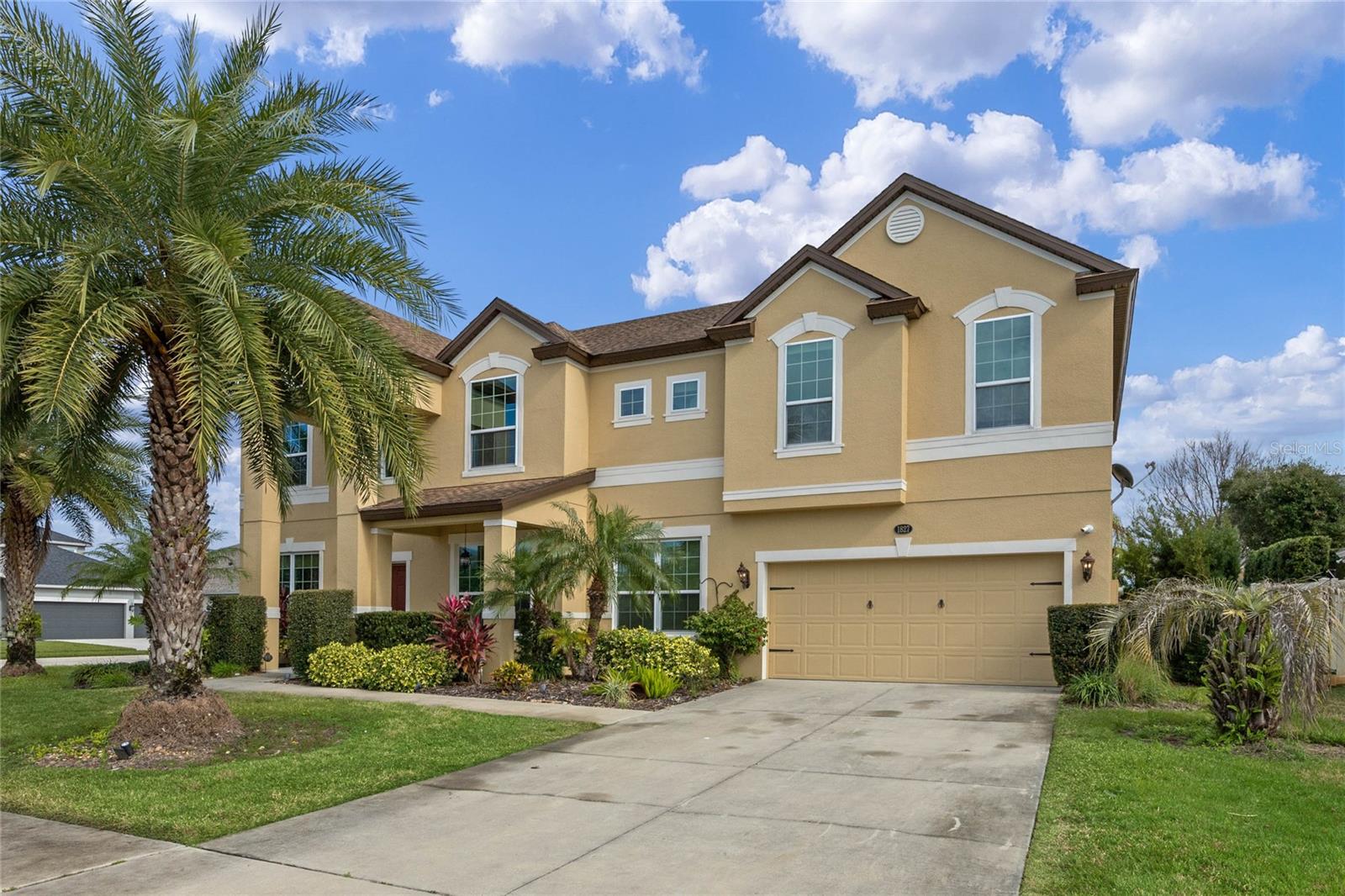 1827 PISGAH LN