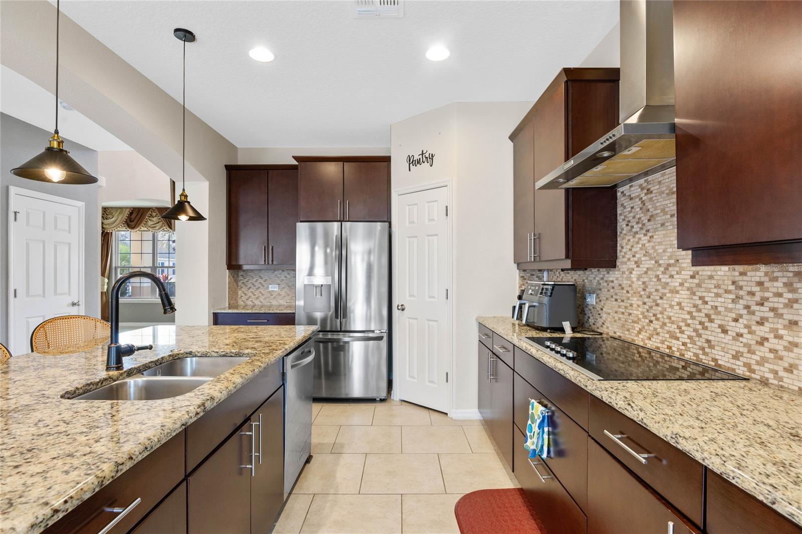 1827 PISGAH LN