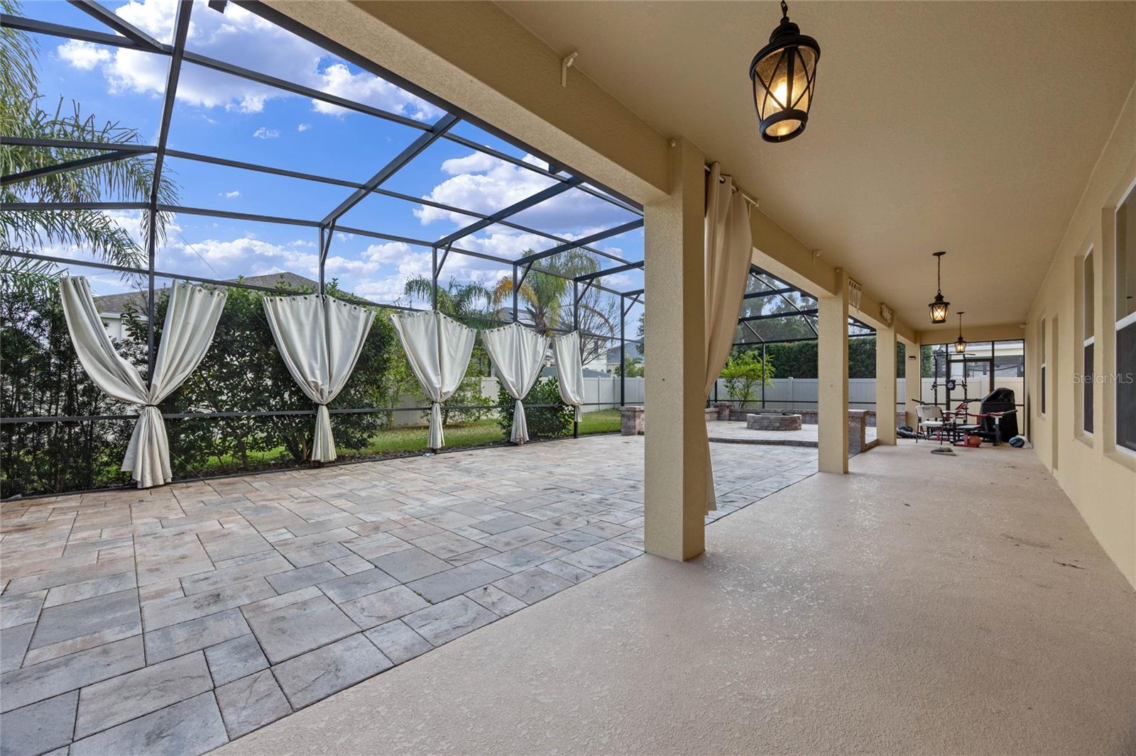 1827 PISGAH LN