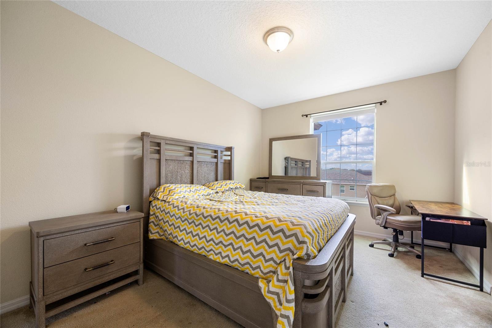 1827 PISGAH LN