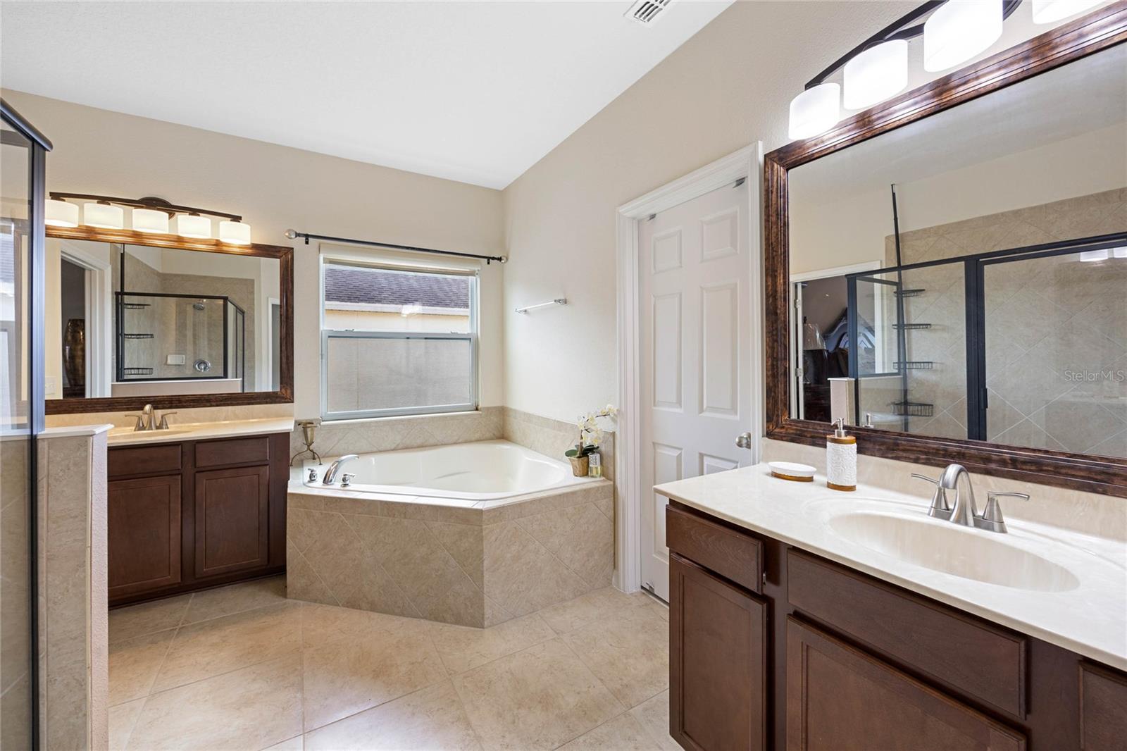 1827 PISGAH LN