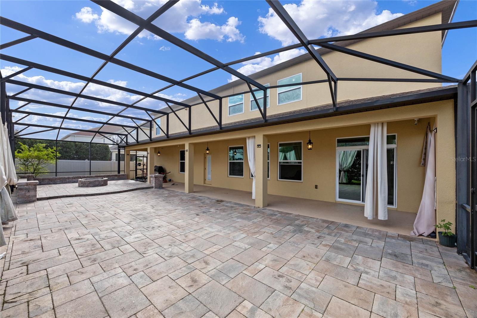 1827 PISGAH LN