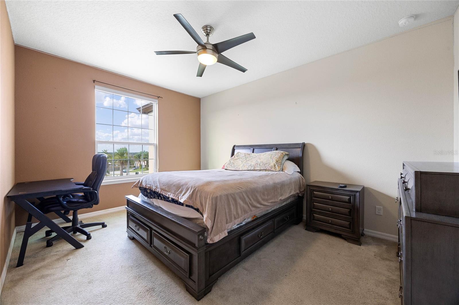 1827 PISGAH LN