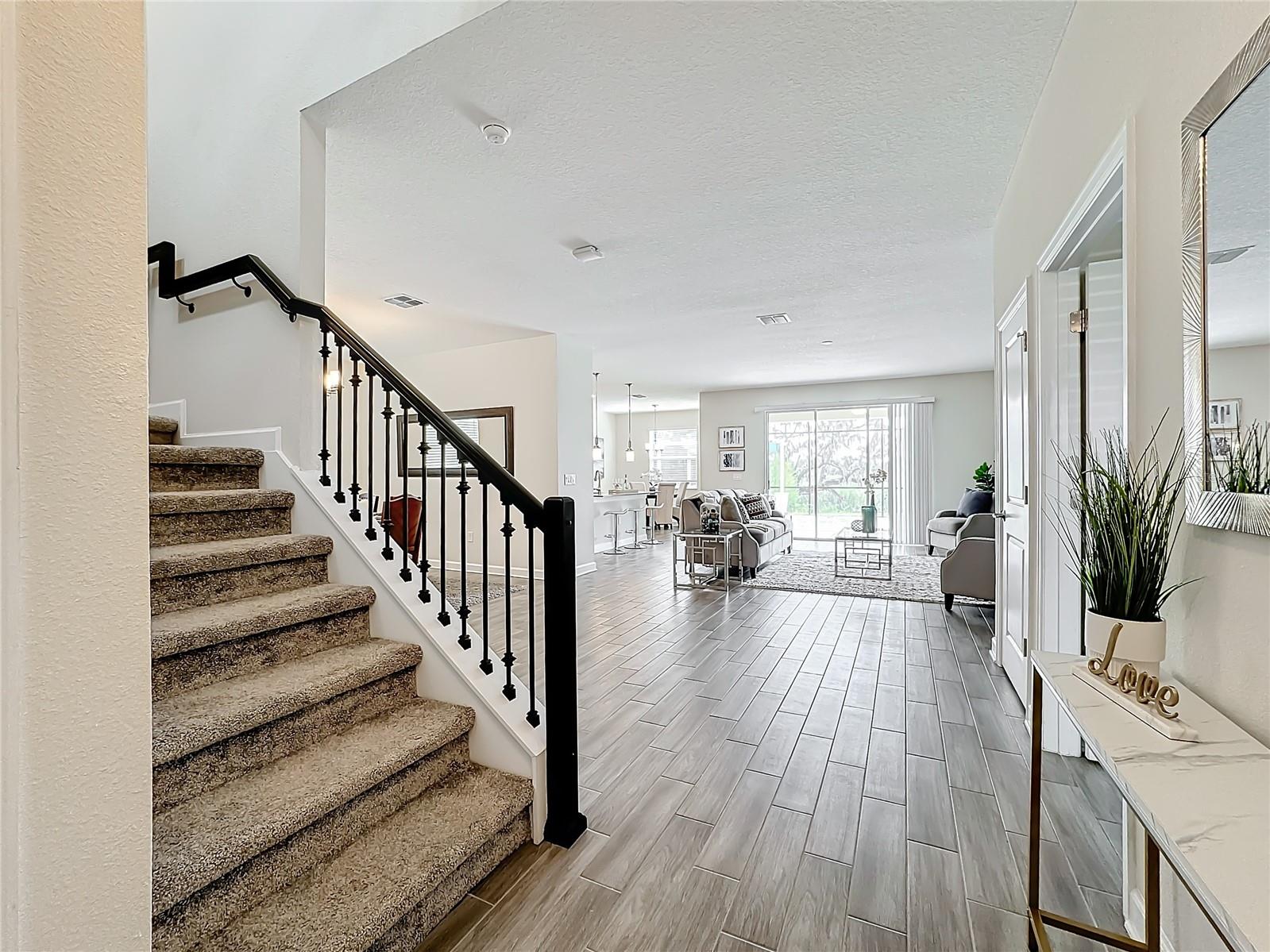 8886 FALLEN OAK DR
