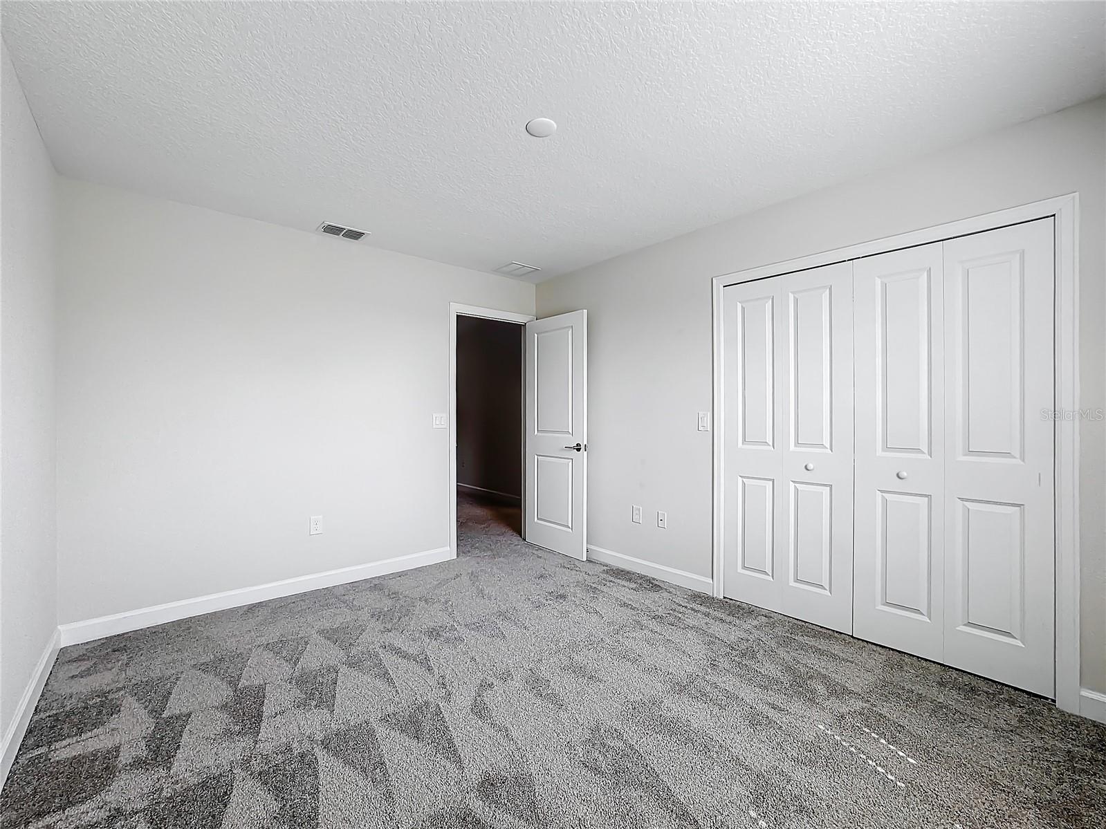 8886 FALLEN OAK DR