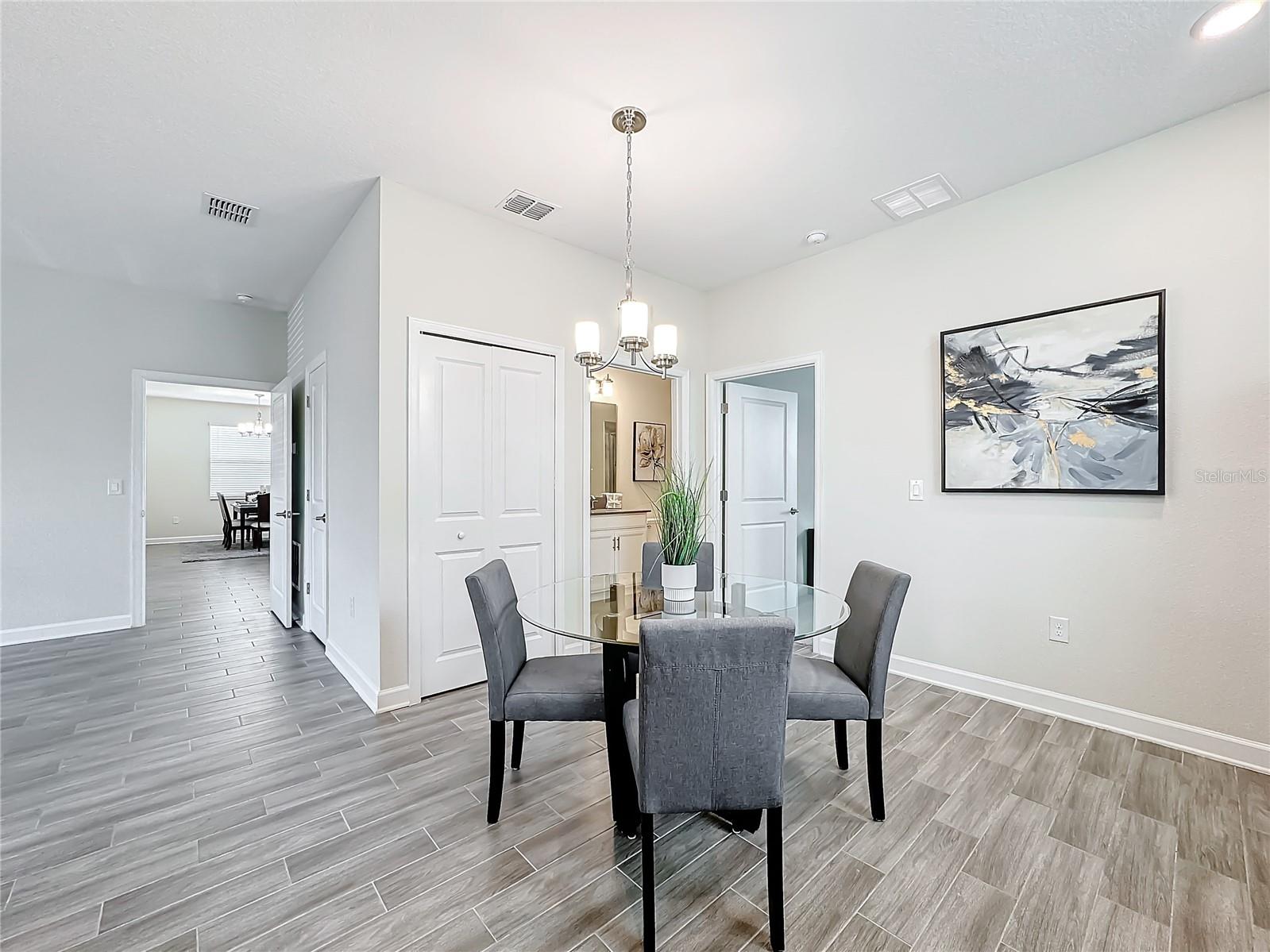 8886 FALLEN OAK DR
