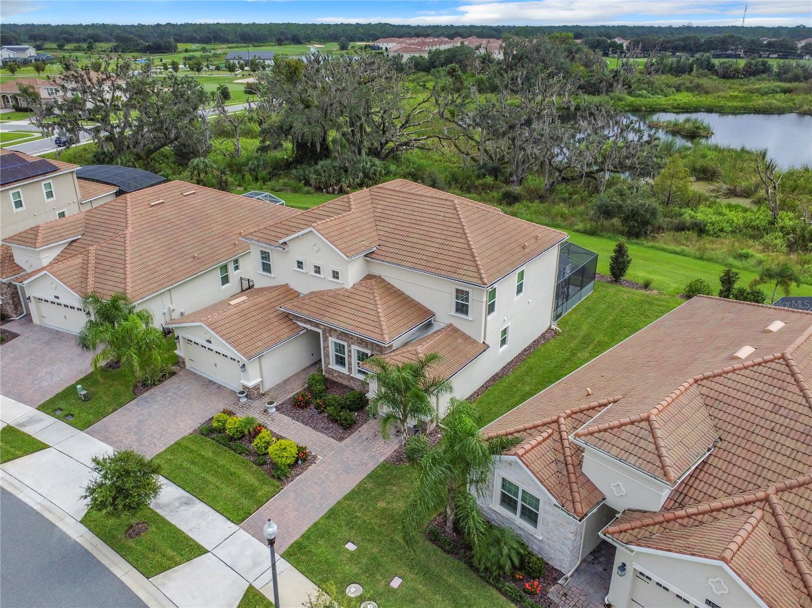 8886 FALLEN OAK DR