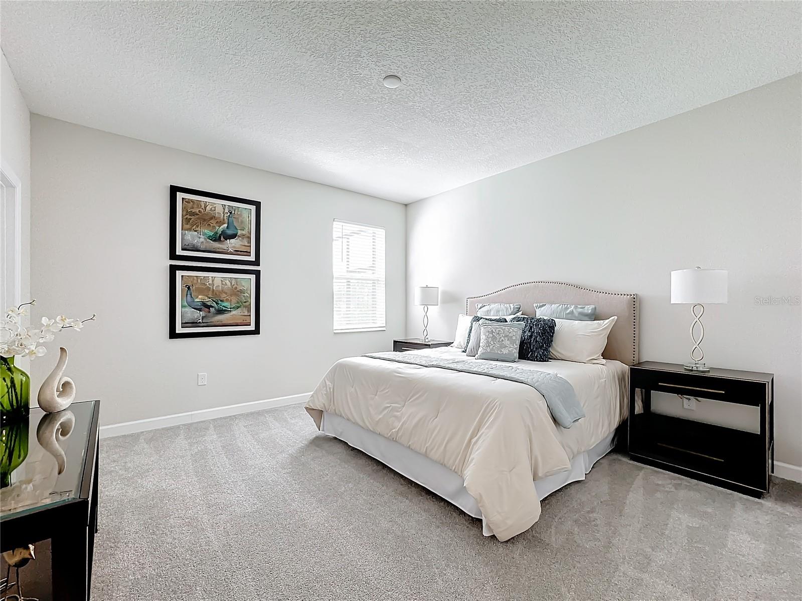 8886 FALLEN OAK DR