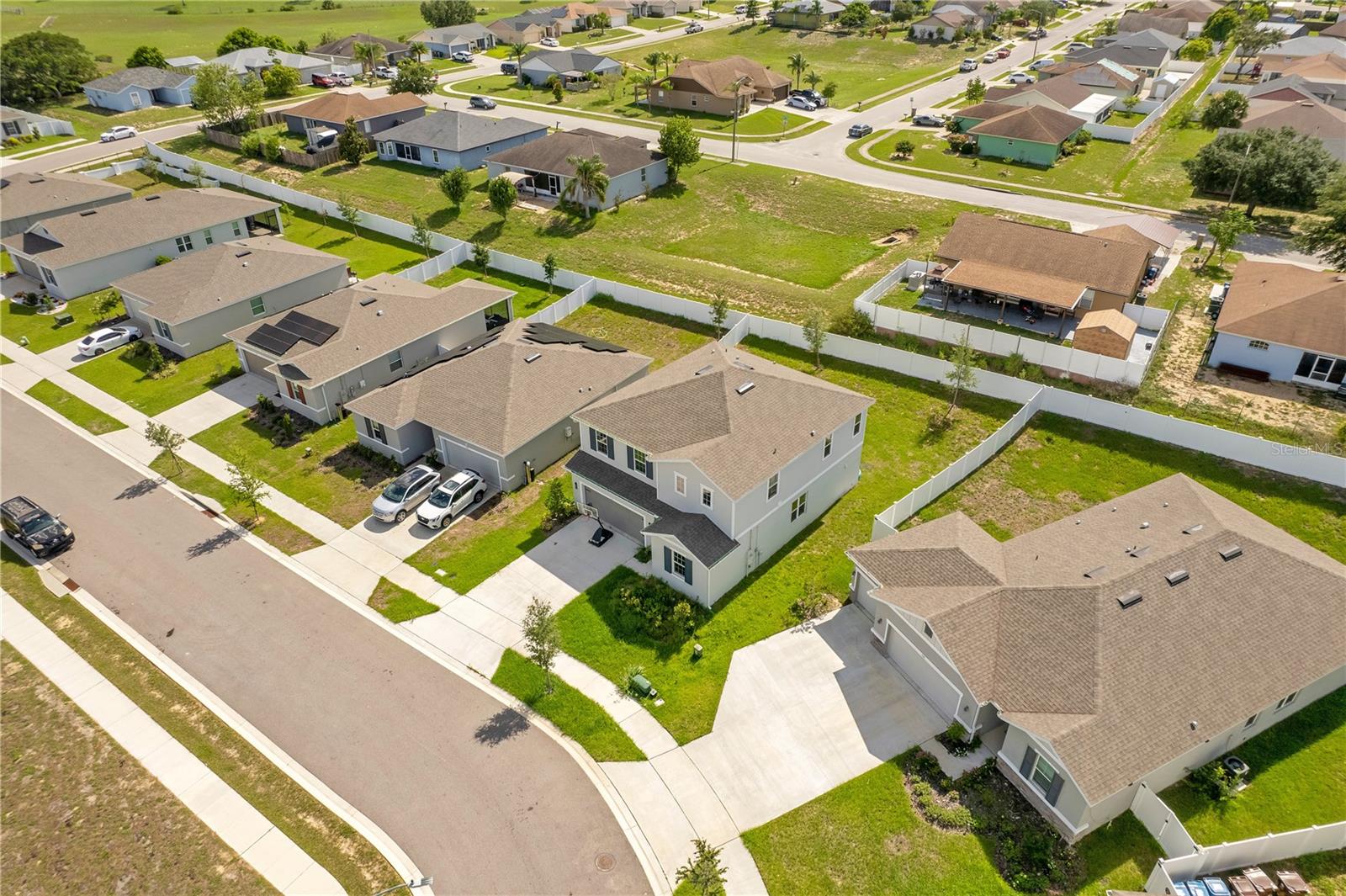 332 BOW LN
