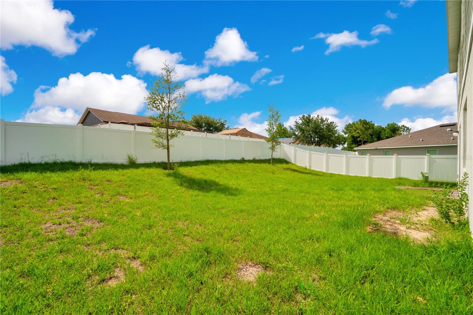332 BOW LN