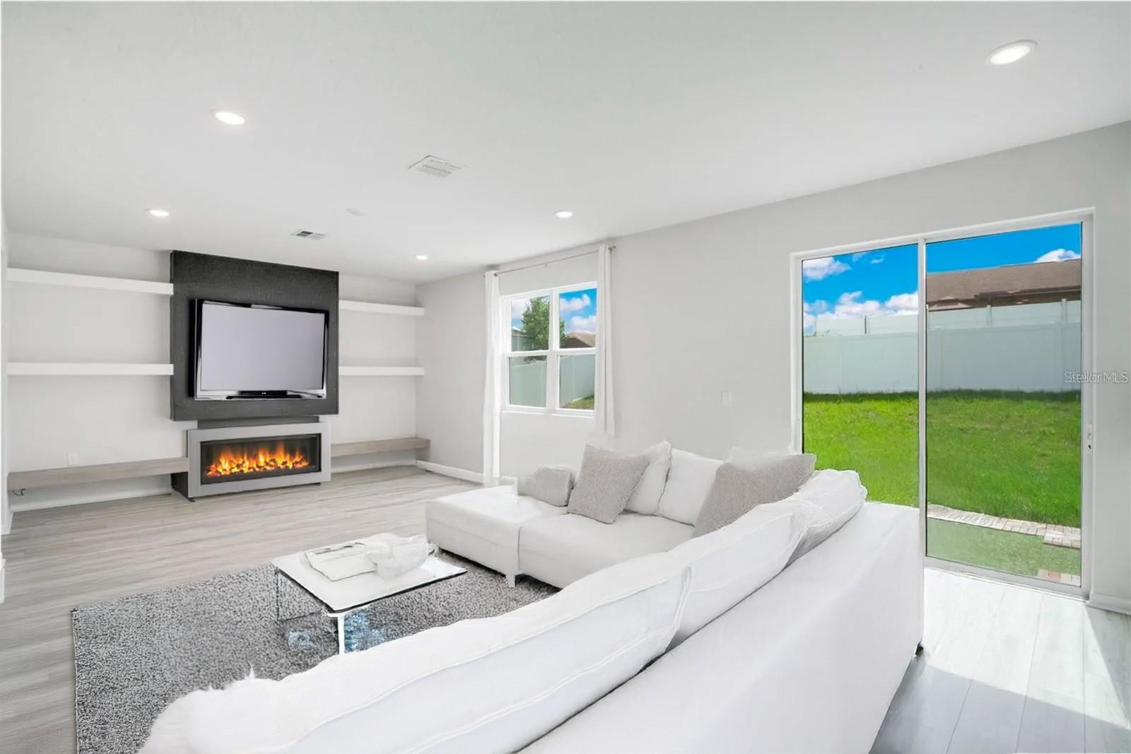 332 BOW LN