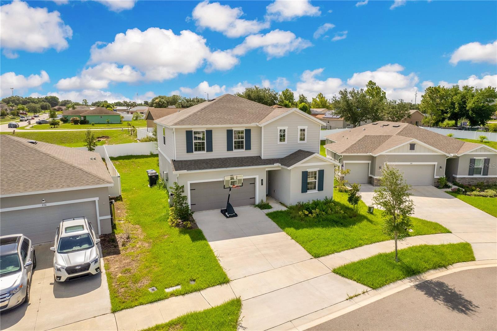 332 BOW LN