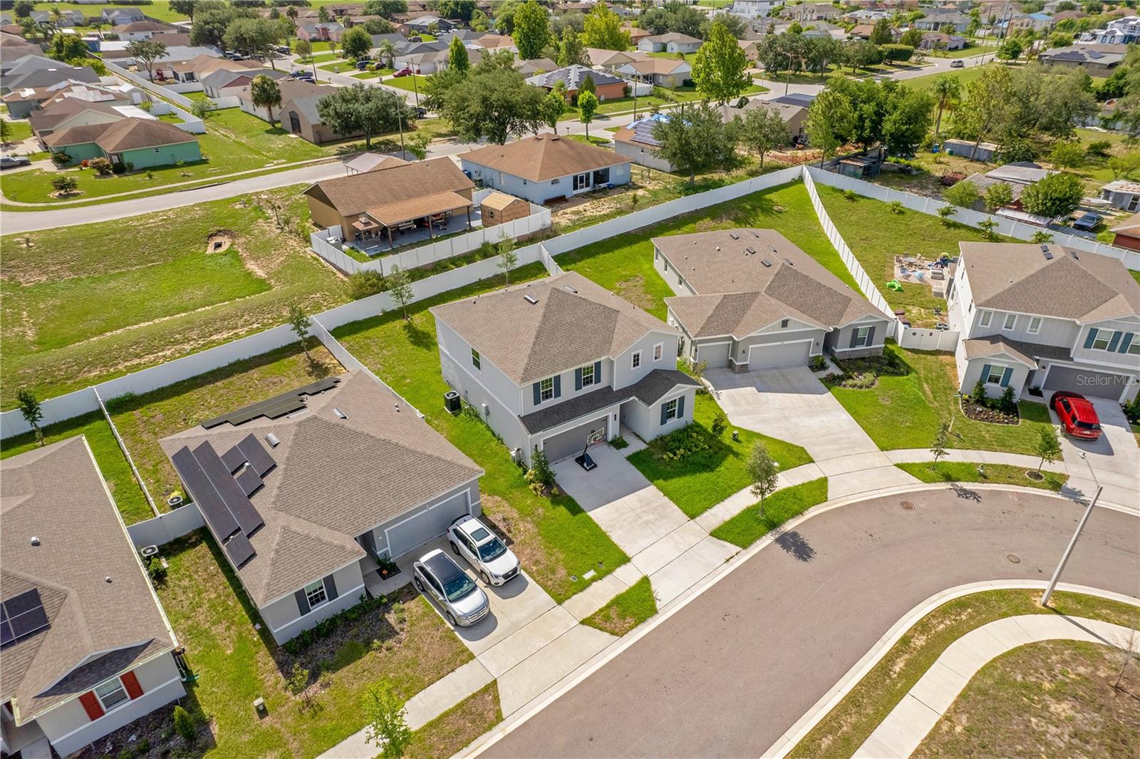 332 BOW LN