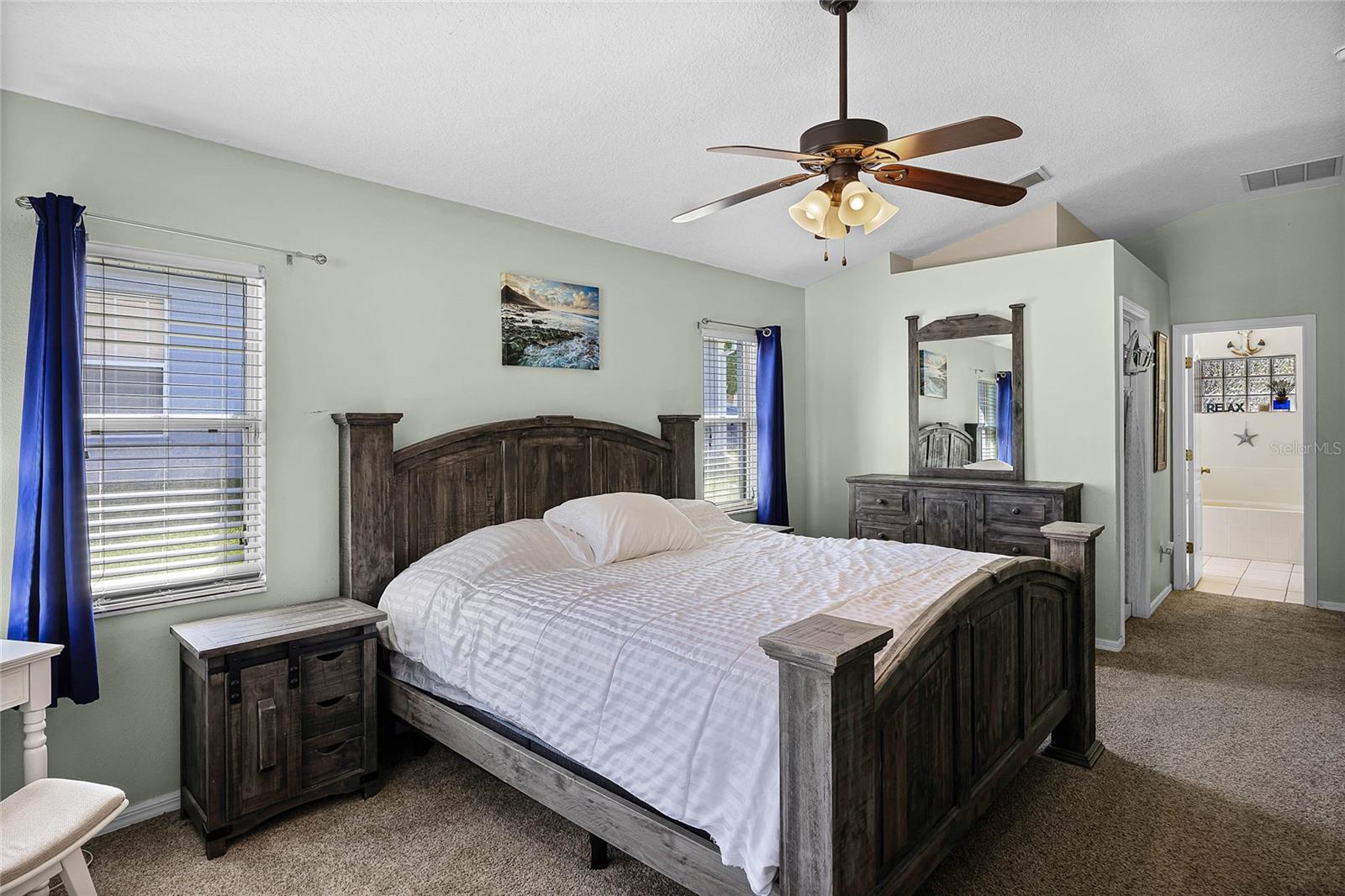 525 GENTLE BREEZE DR