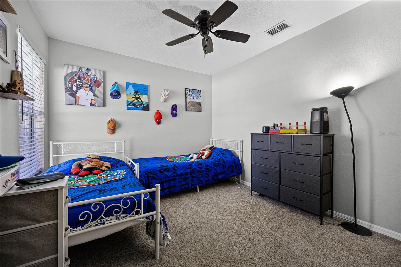 525 GENTLE BREEZE DR