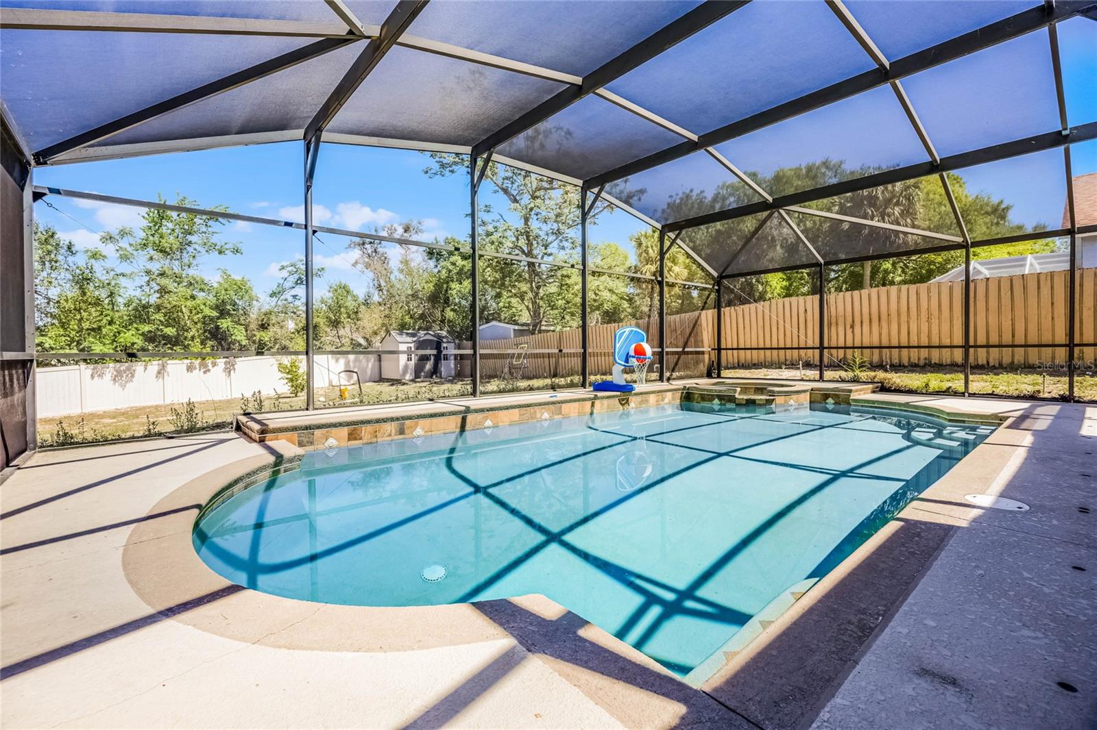 525 GENTLE BREEZE DR