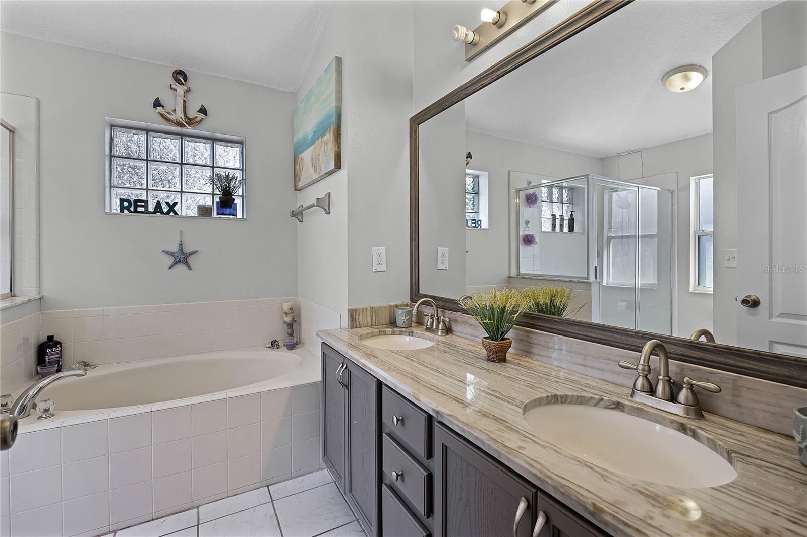 525 GENTLE BREEZE DR