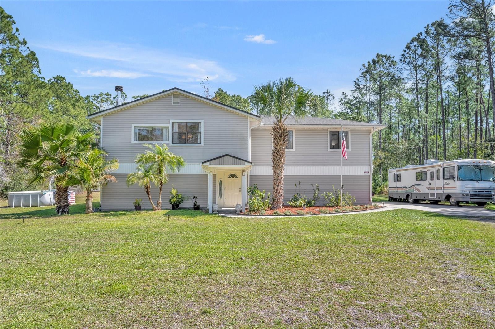 1605 GUAVA LN