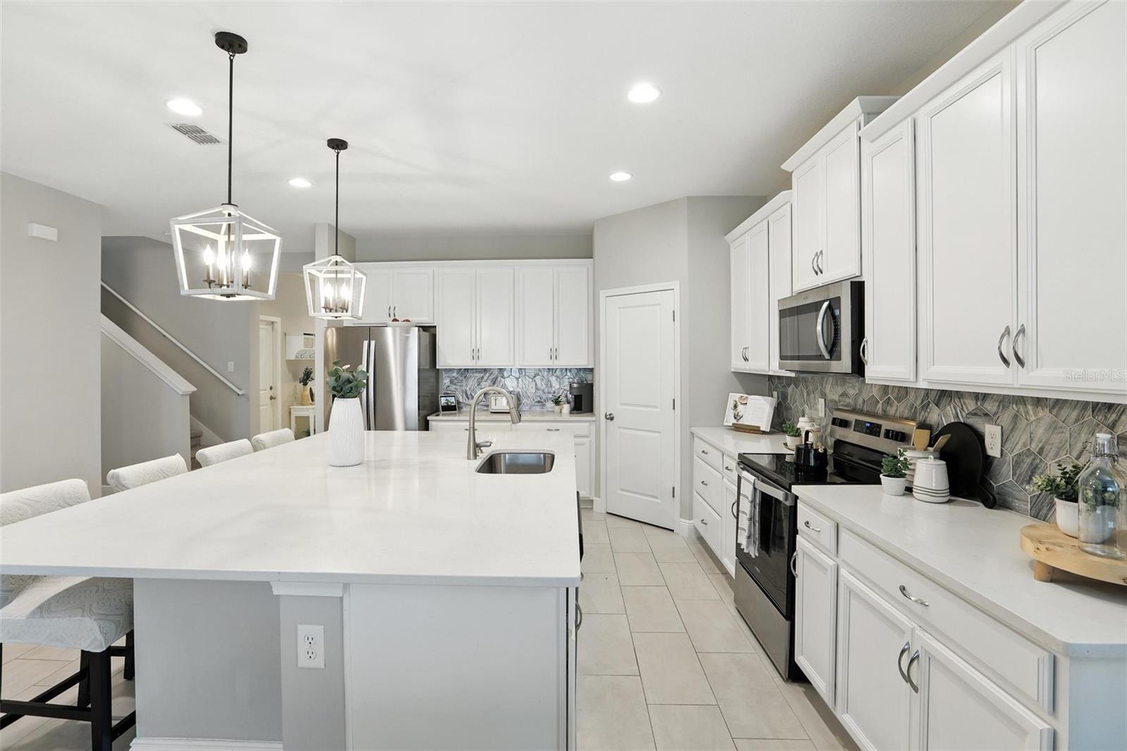 5314 GOLDEN APPLE DR