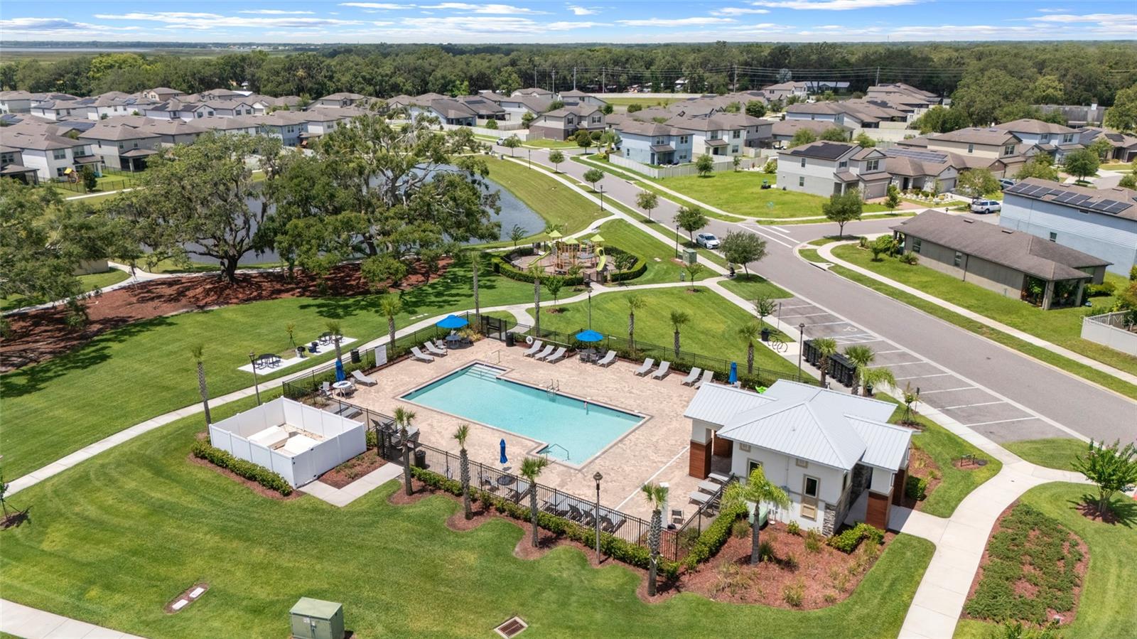 2880 E LAKE POINTE DR