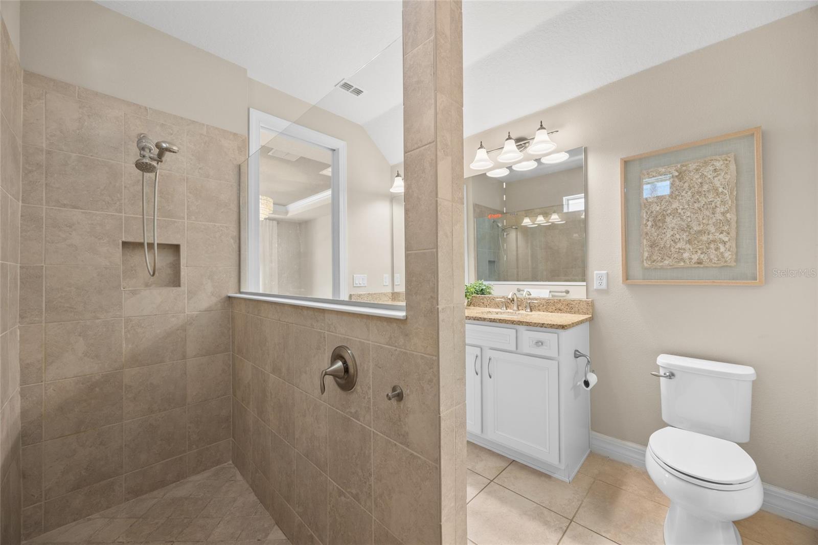 2880 E LAKE POINTE DR