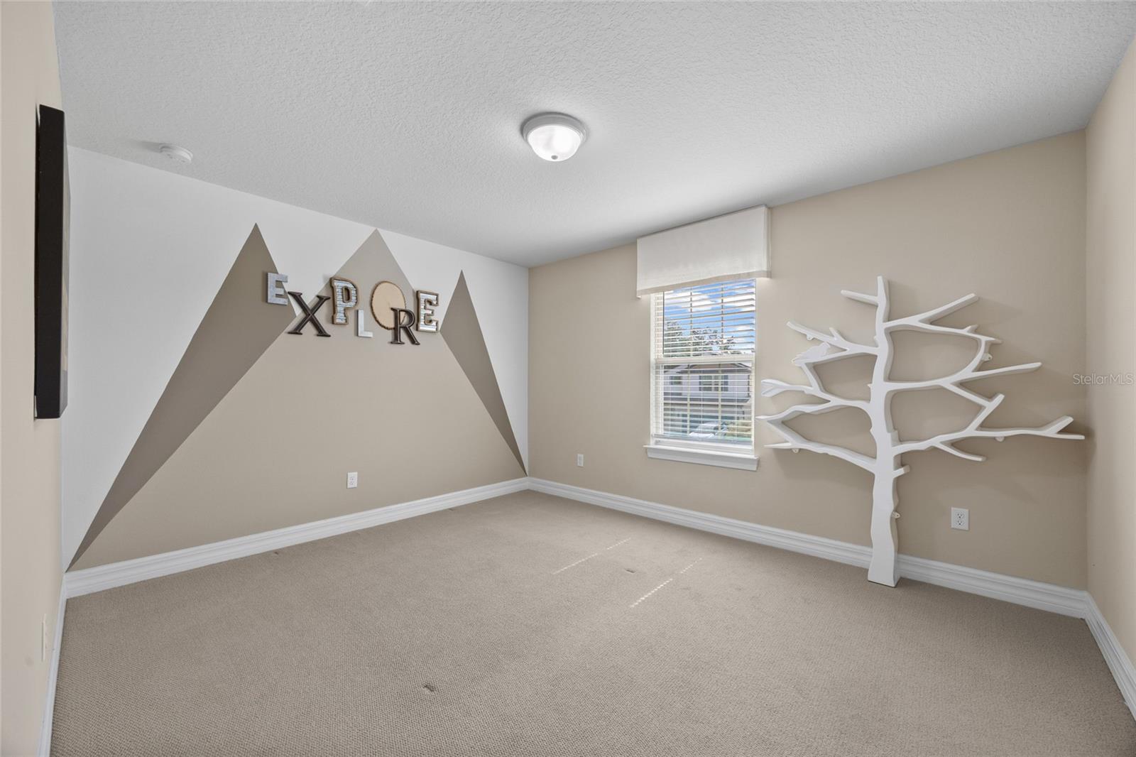 2880 E LAKE POINTE DR