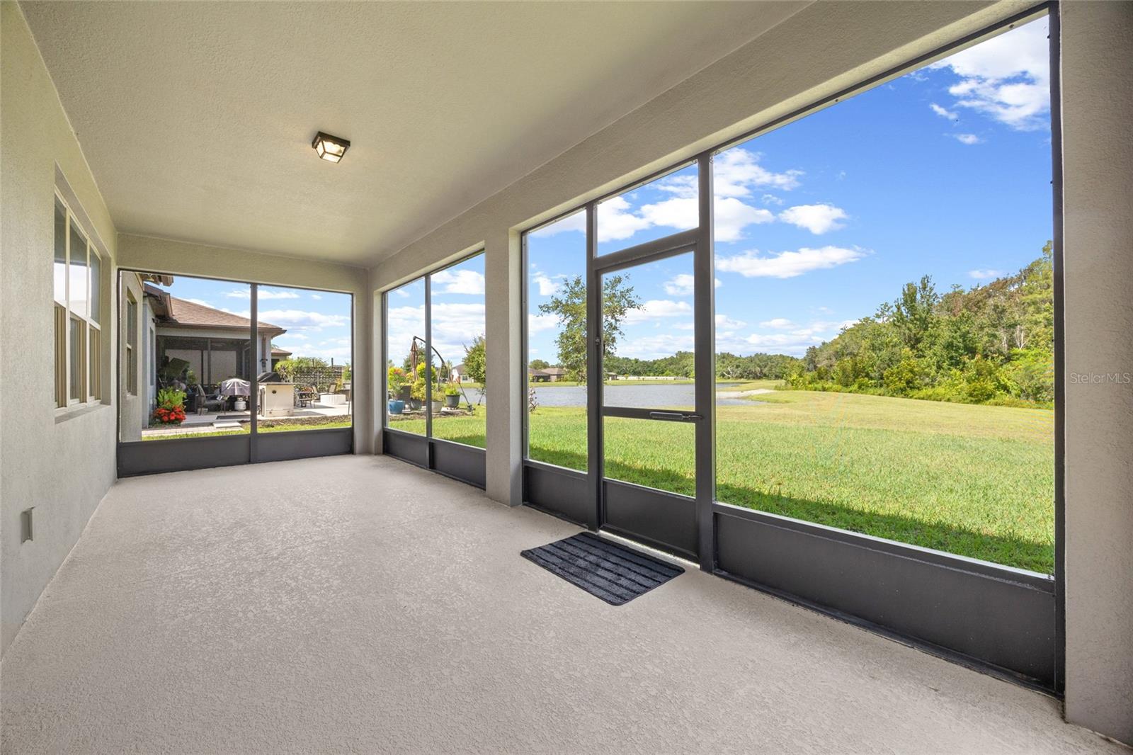 2880 E LAKE POINTE DR