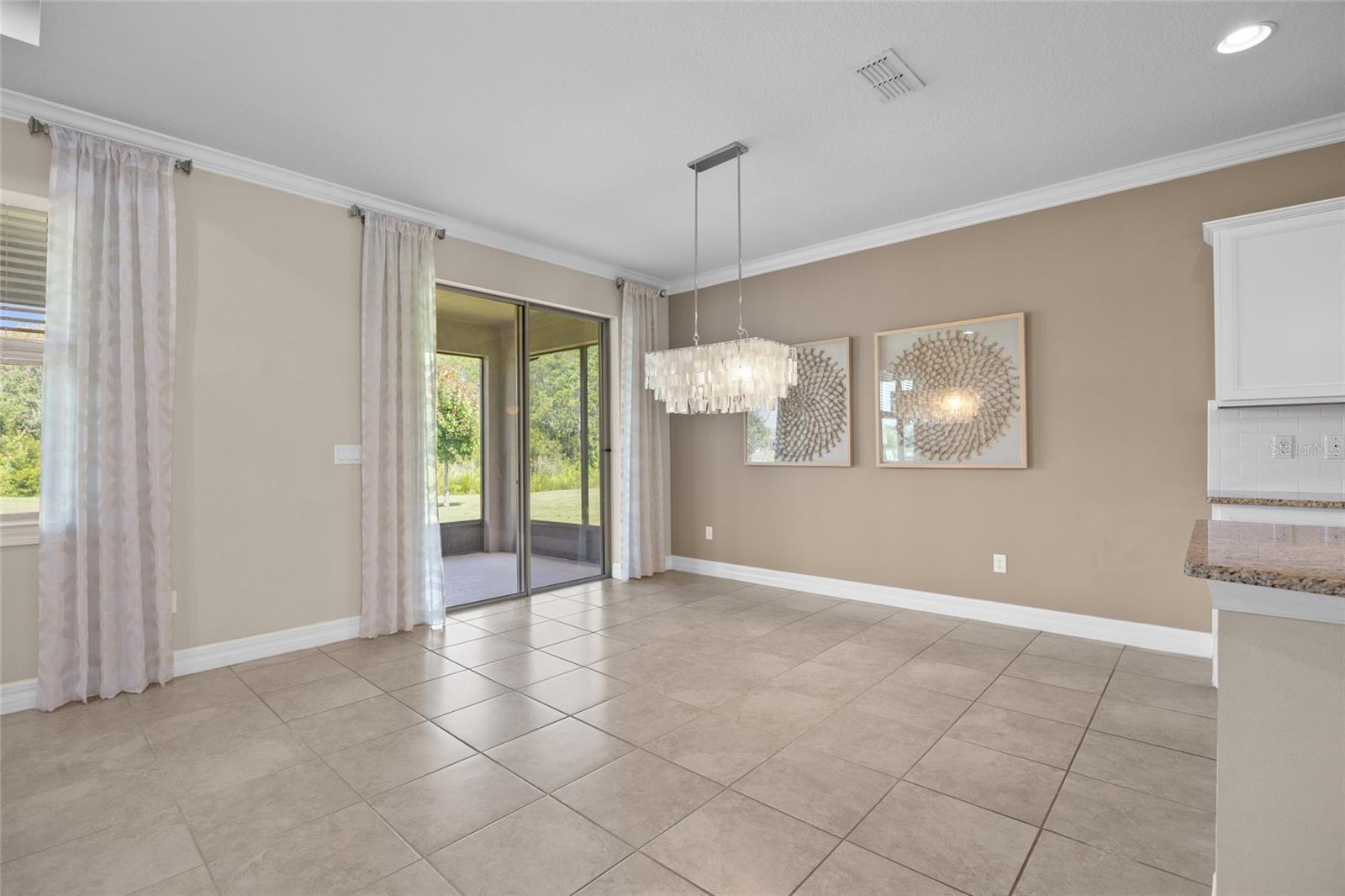 2880 E LAKE POINTE DR