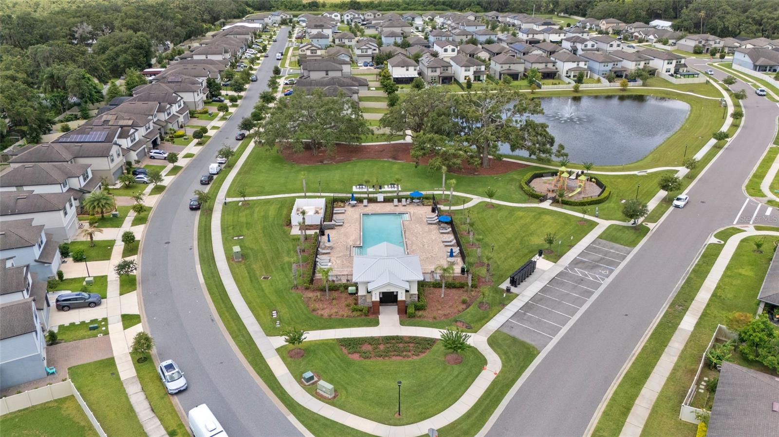 2880 E LAKE POINTE DR