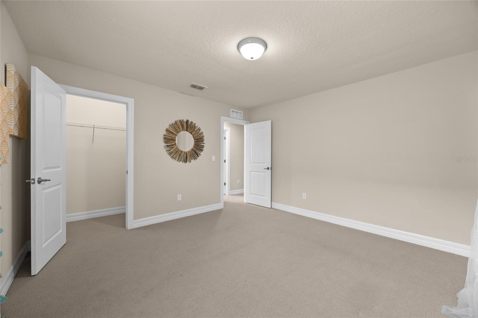 2880 E LAKE POINTE DR