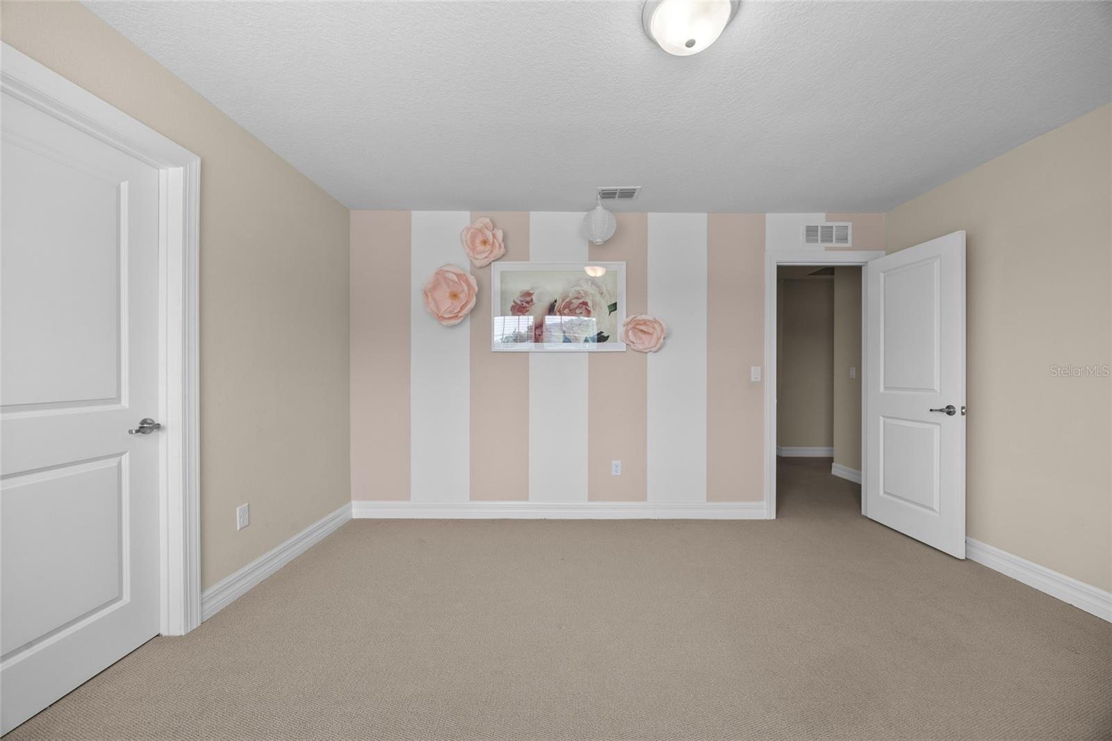 2880 E LAKE POINTE DR
