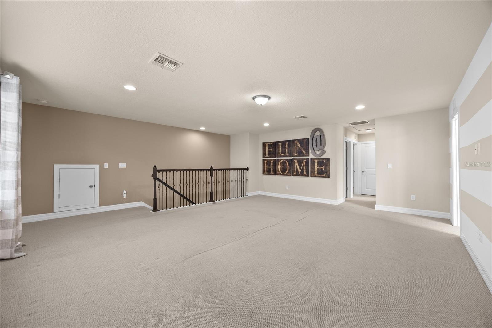 2880 E LAKE POINTE DR