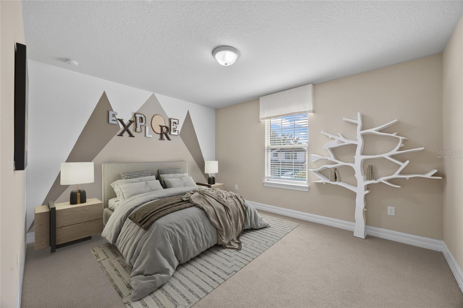 2880 E LAKE POINTE DR