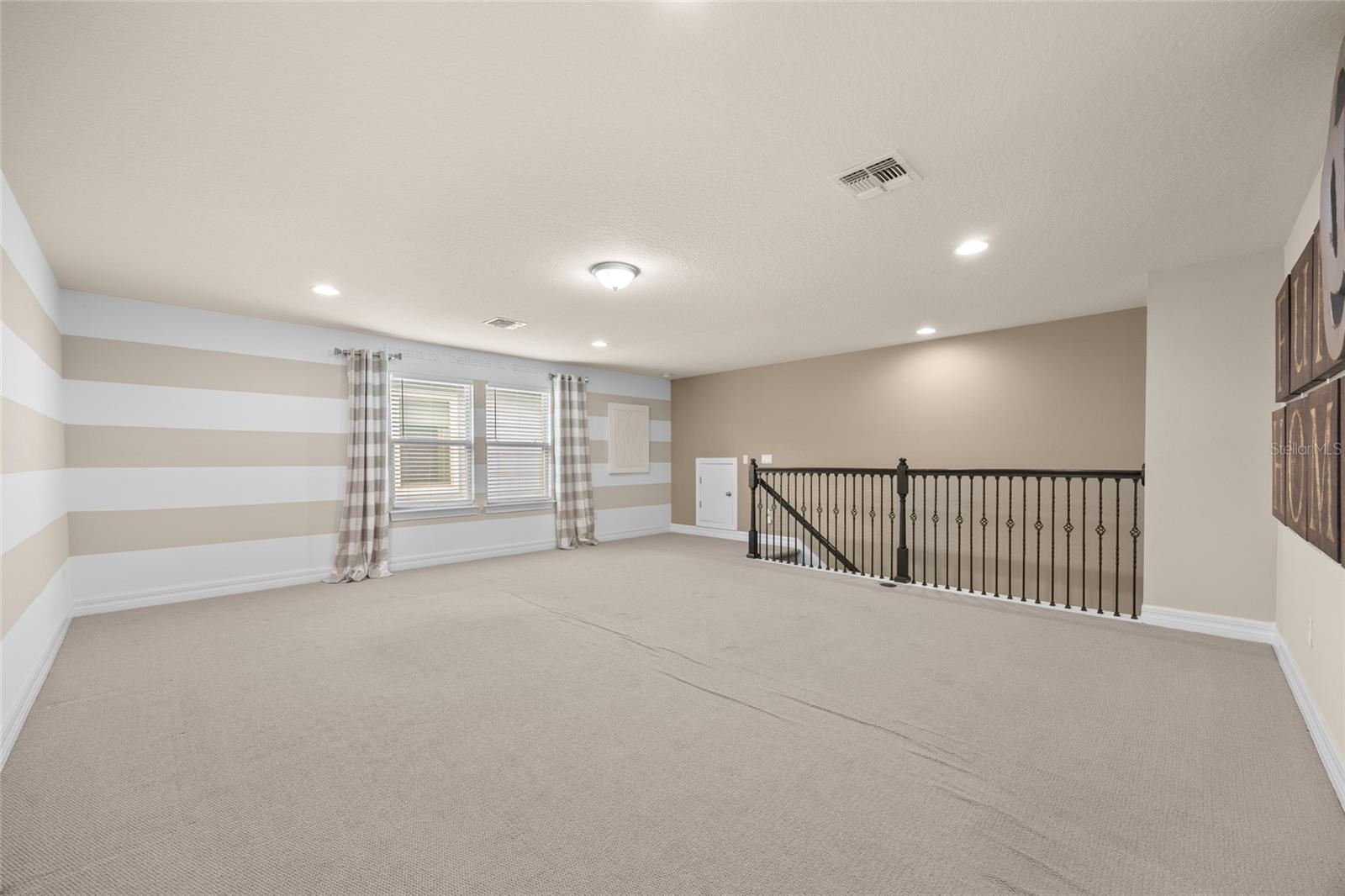 2880 E LAKE POINTE DR