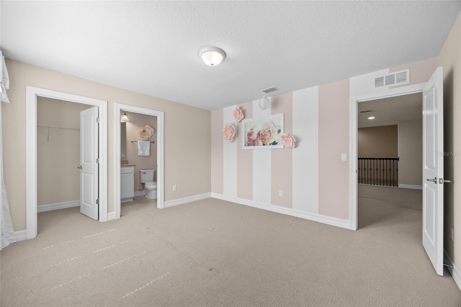 2880 E LAKE POINTE DR