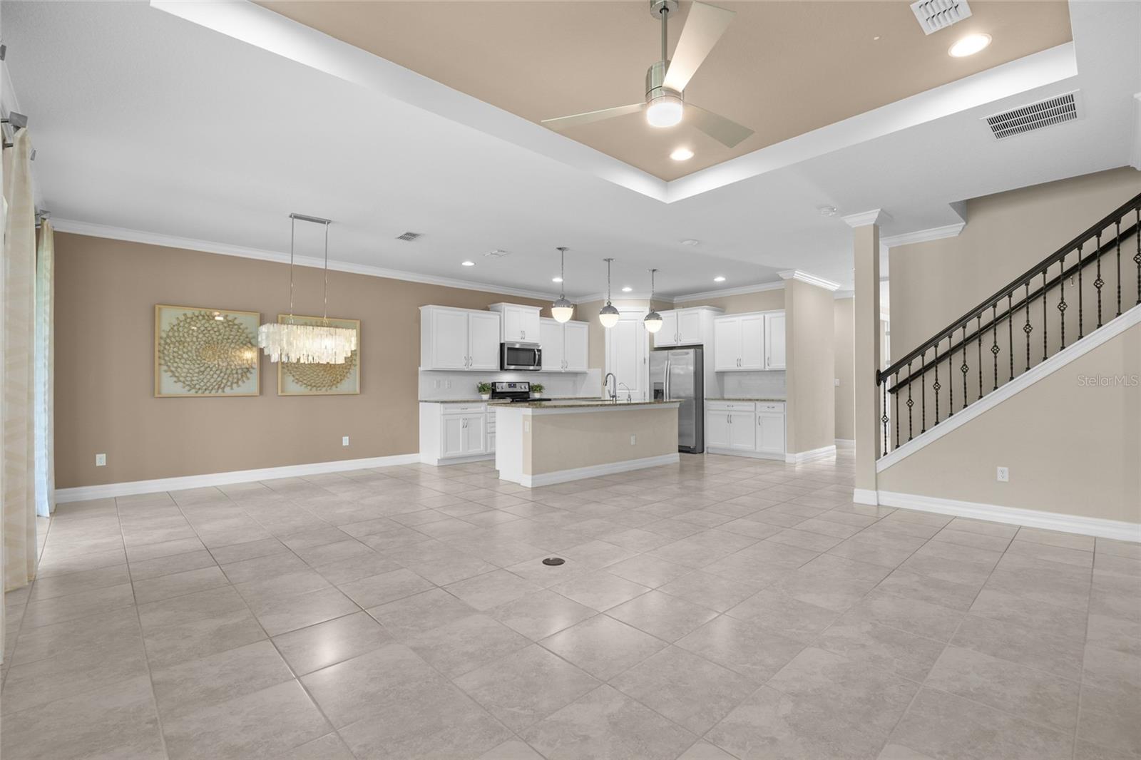 2880 E LAKE POINTE DR