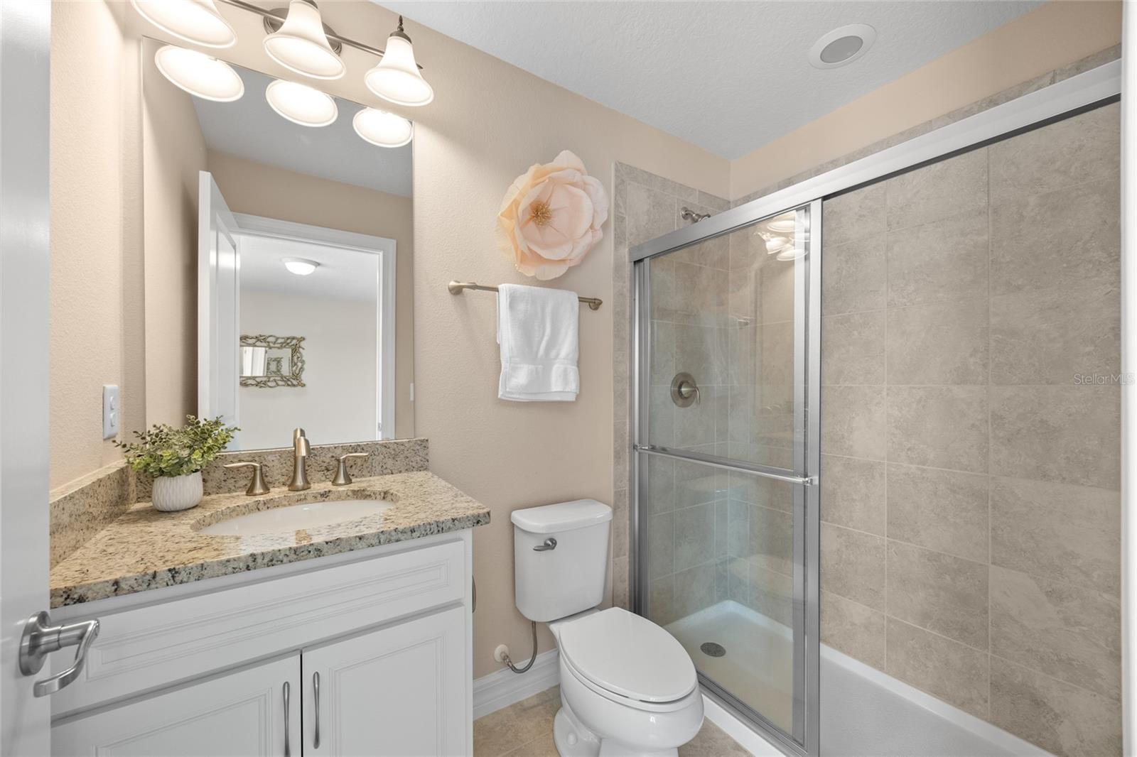 2880 E LAKE POINTE DR