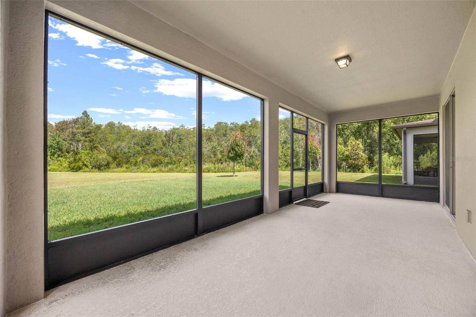 2880 E LAKE POINTE DR