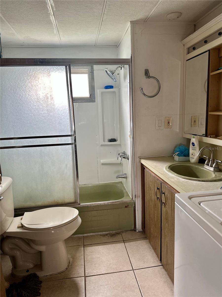215 4TH ST