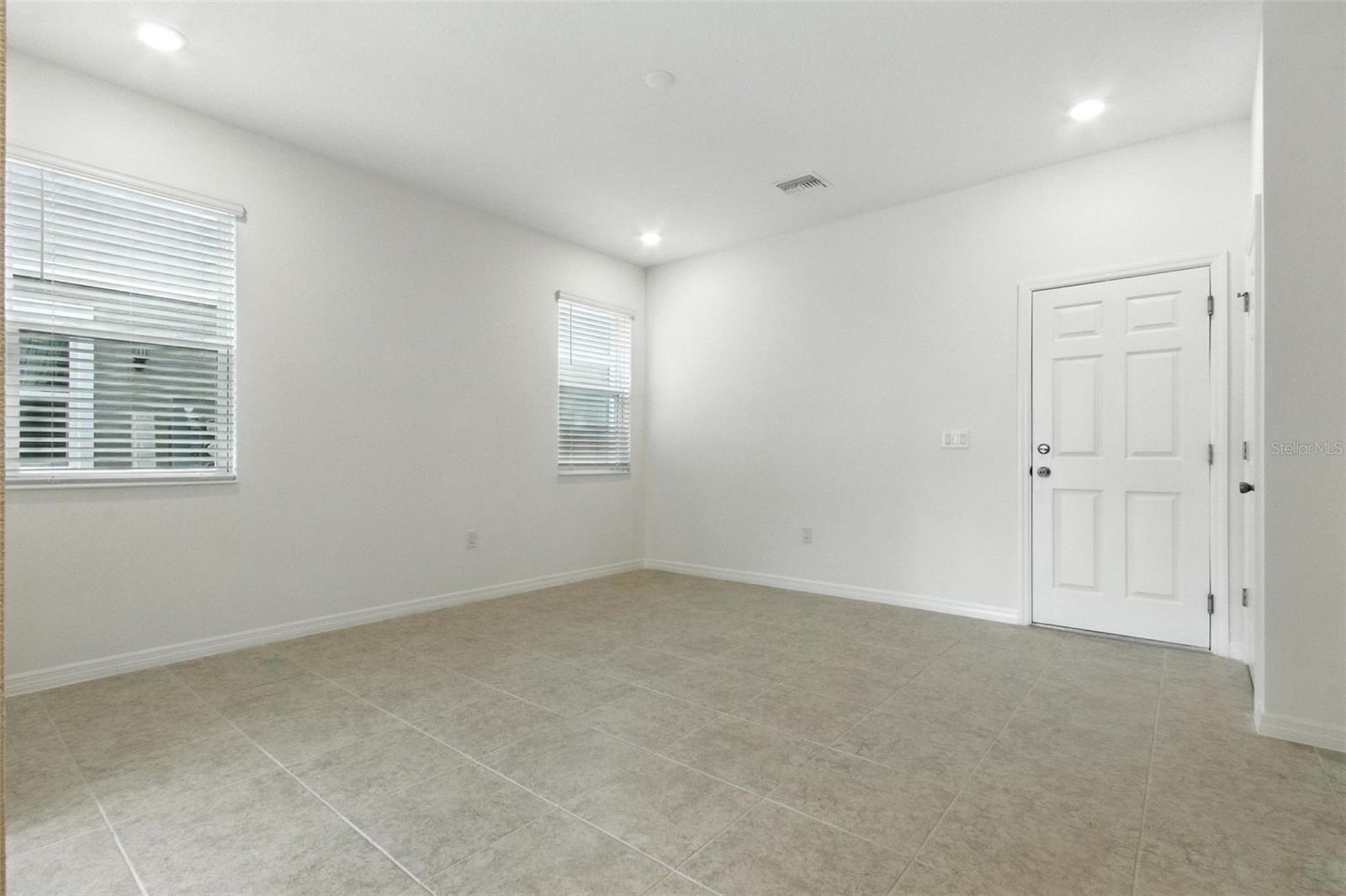 1255 STOCKWELL AVE