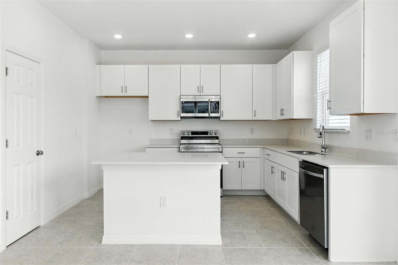 1255 STOCKWELL AVE
